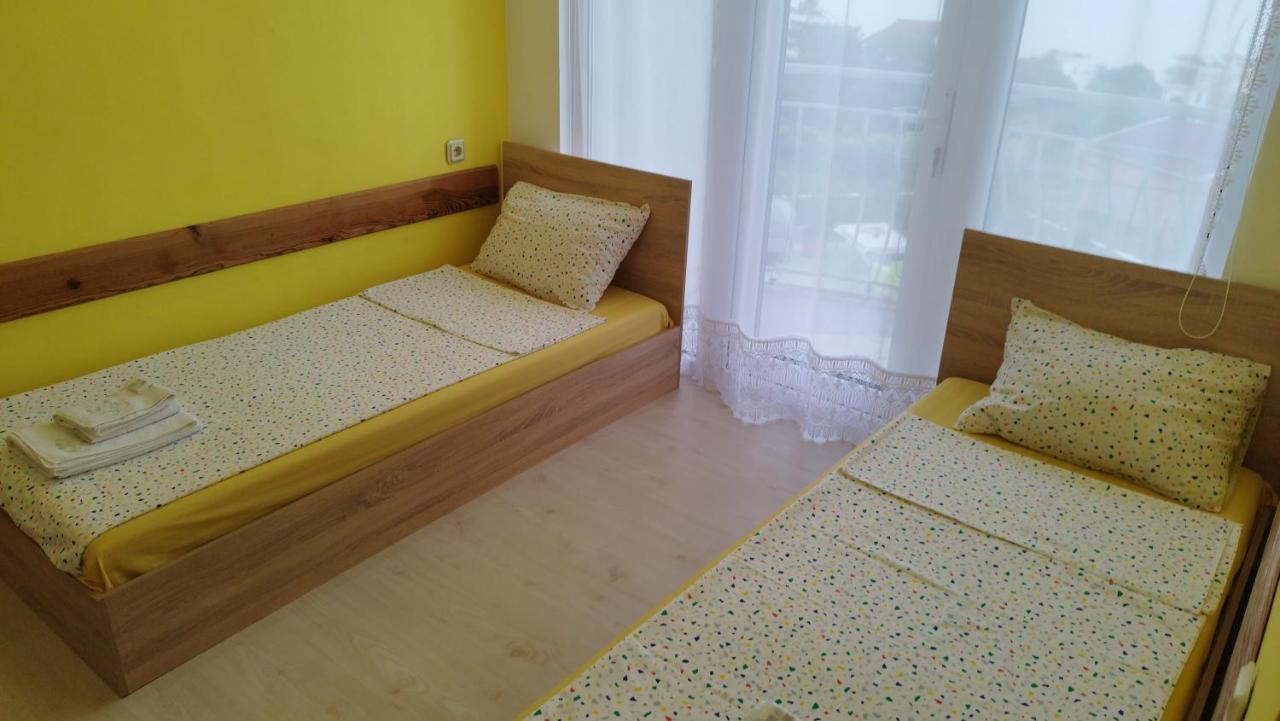 Family Hotel Kentavar 2 Bjala Exteriör bild